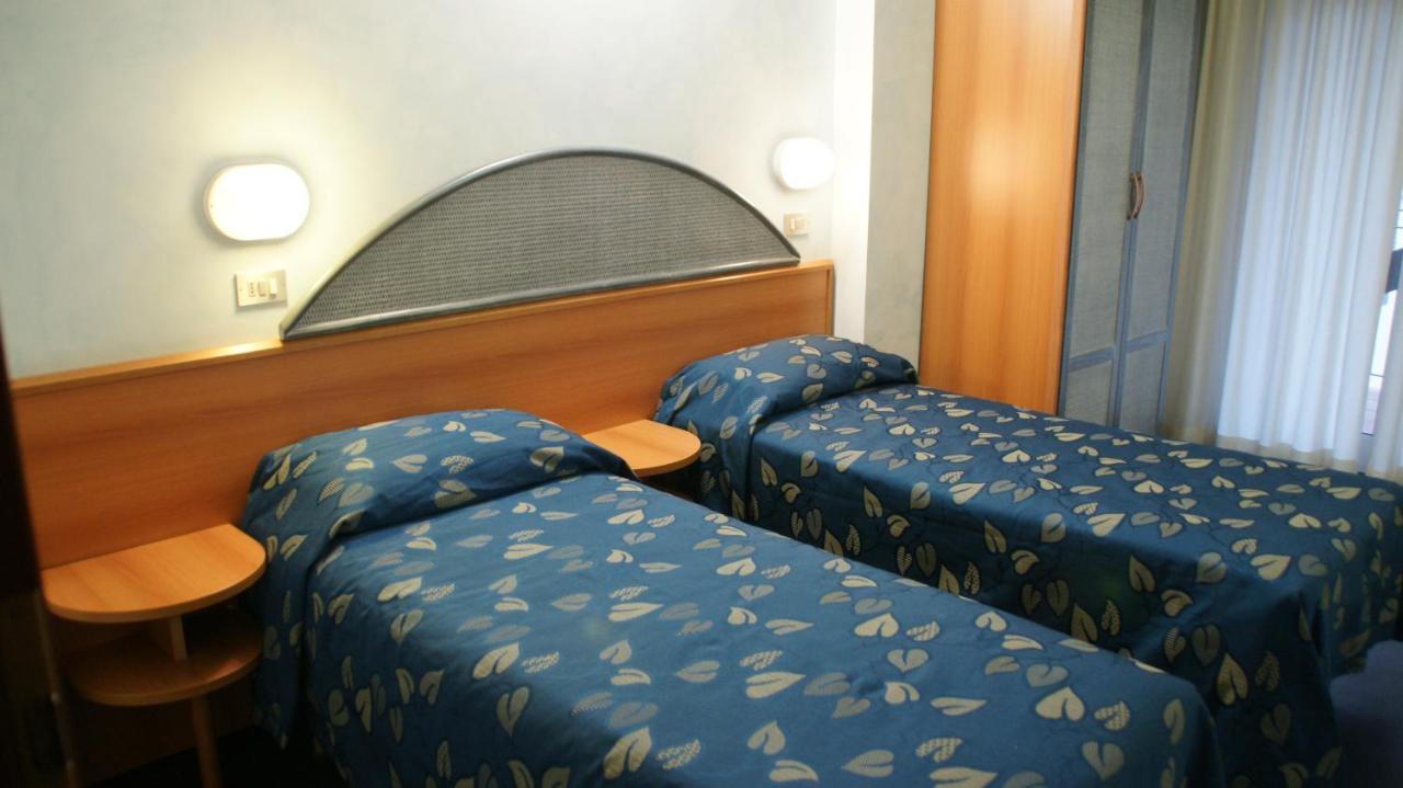Hotel Verudella Rimini Exteriör bild