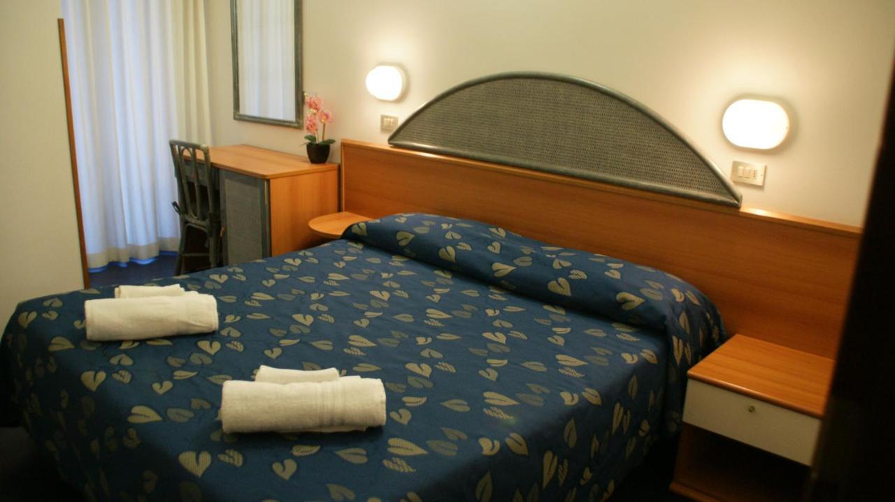Hotel Verudella Rimini Exteriör bild