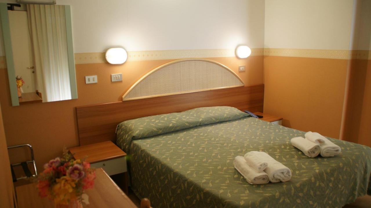 Hotel Verudella Rimini Exteriör bild