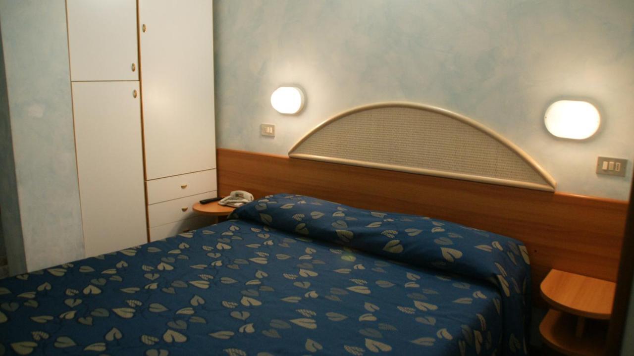 Hotel Verudella Rimini Exteriör bild