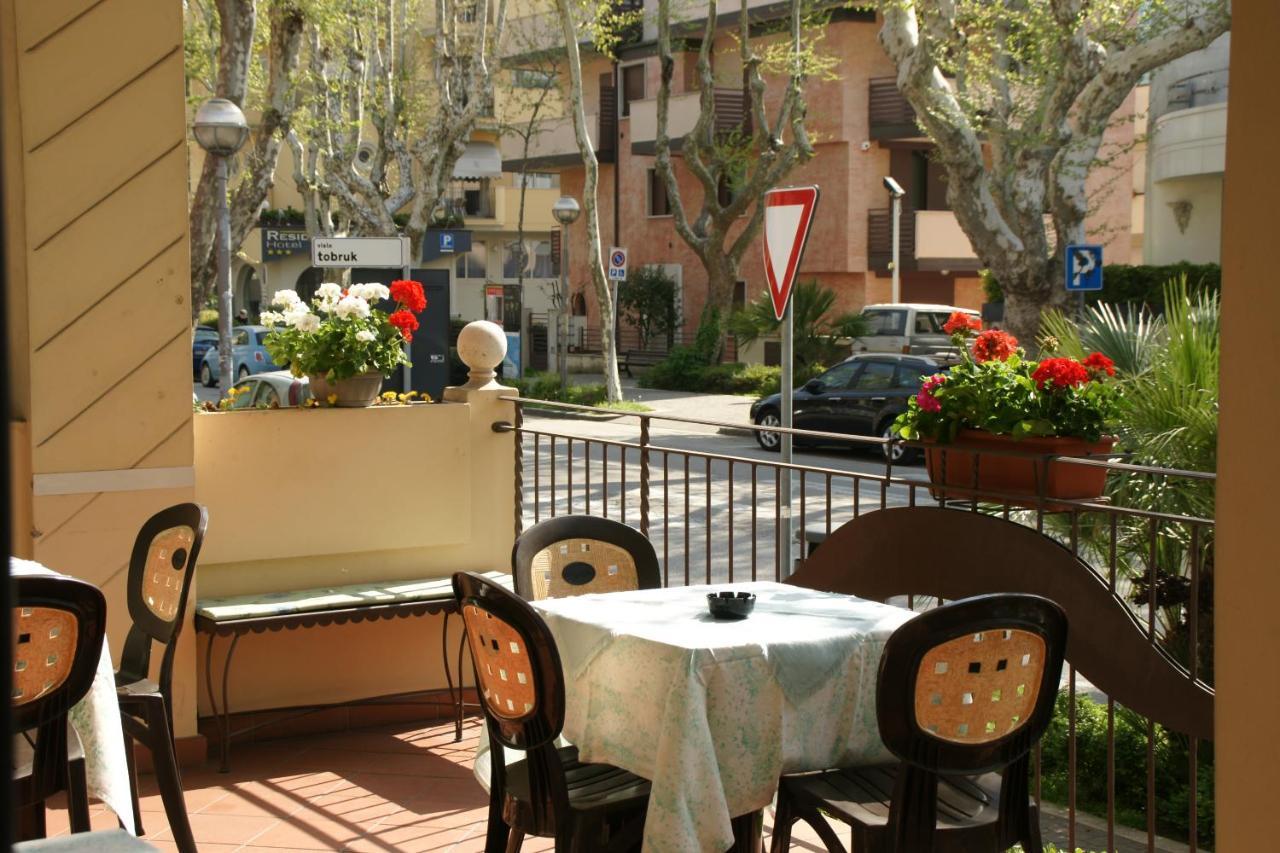 Hotel Verudella Rimini Exteriör bild